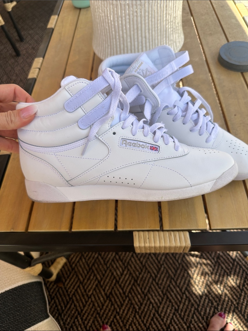 Women’s classic white Reebok sneakers - Picture 2 of 9